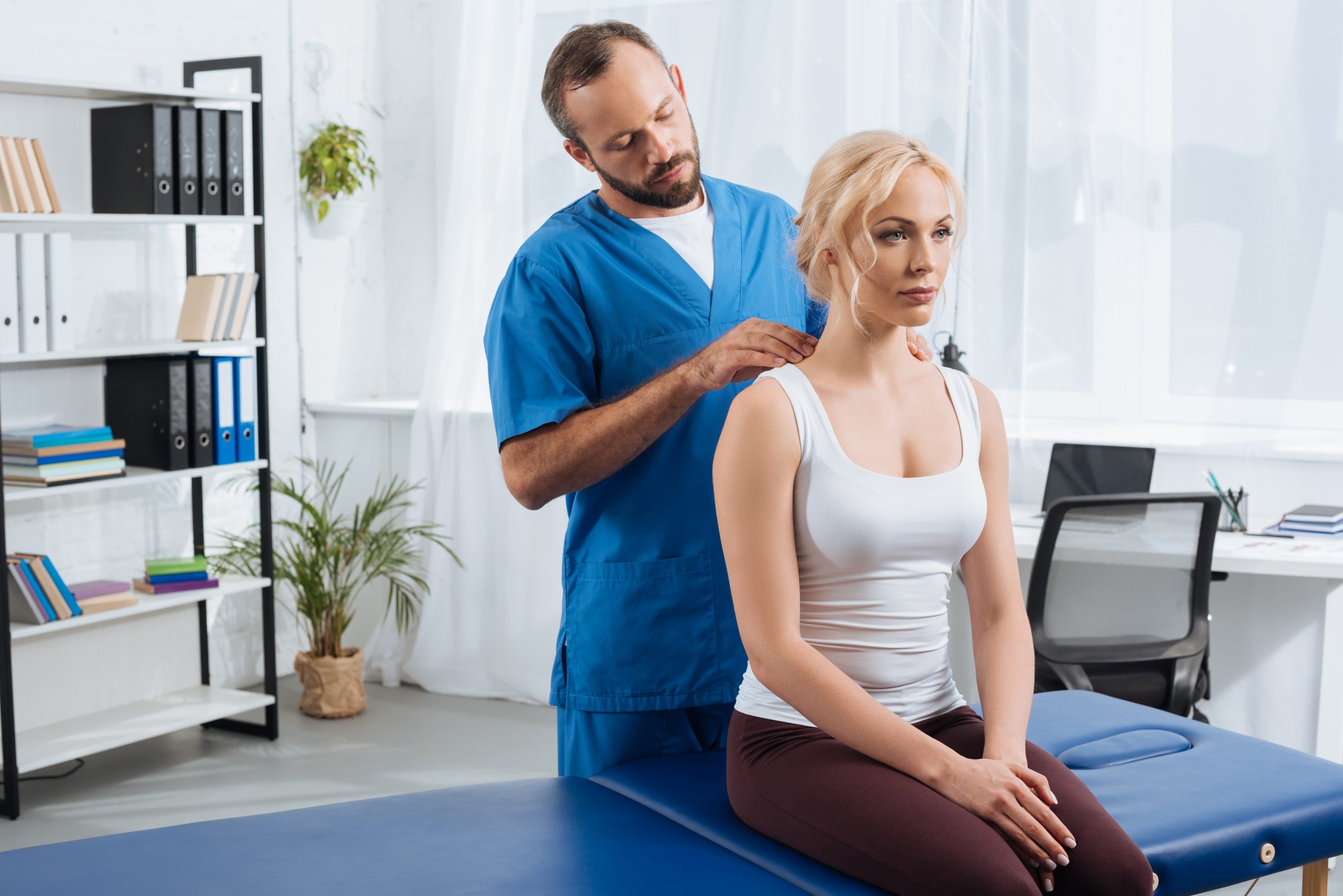 Home vs. Clinical Spinal Decompression: Pros and Cons